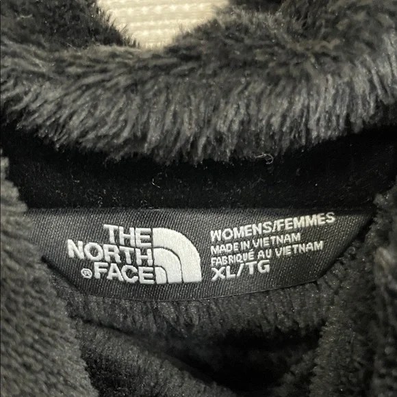 The North Face Black Plush Pullover - Picture 3 of 3